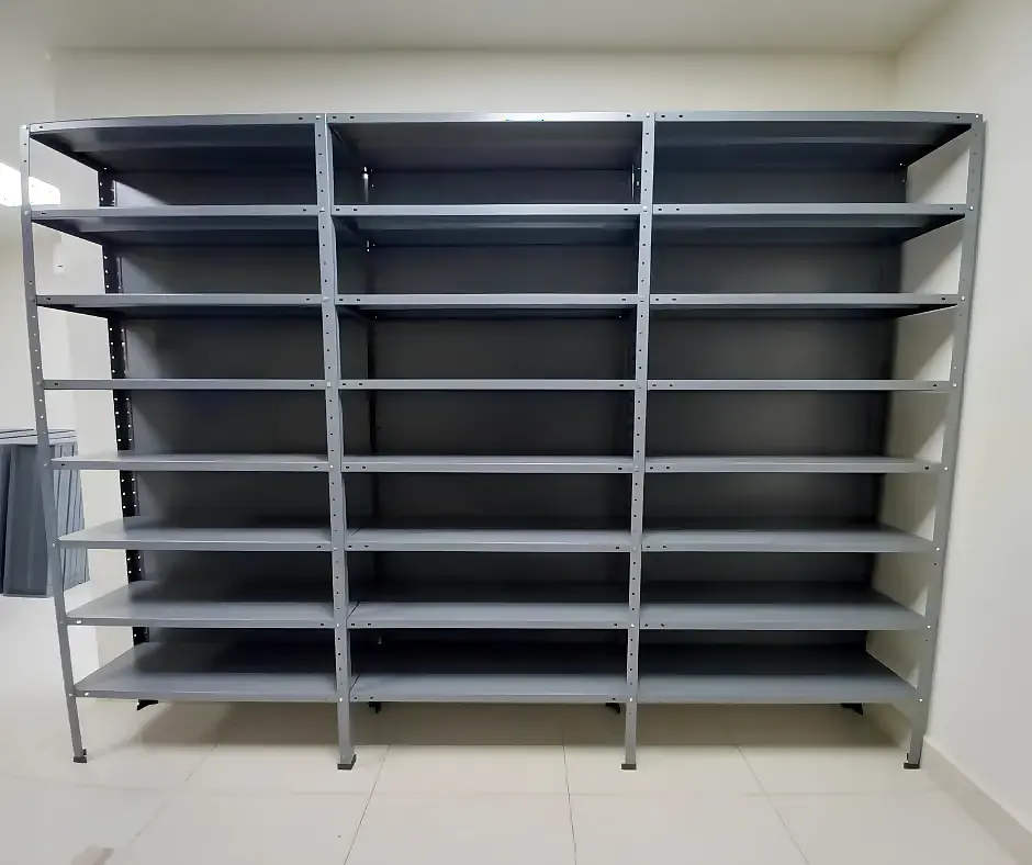 Estantes metalicos